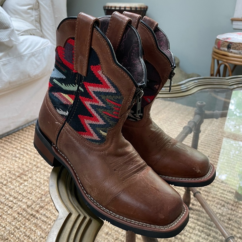Laredo Short Aztec Boots 5830 Size 7 - Gem